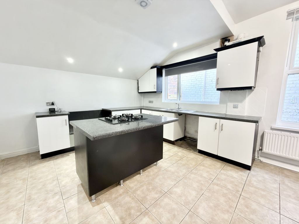 6B, Grimsby Road, Cleethorpes photo 4