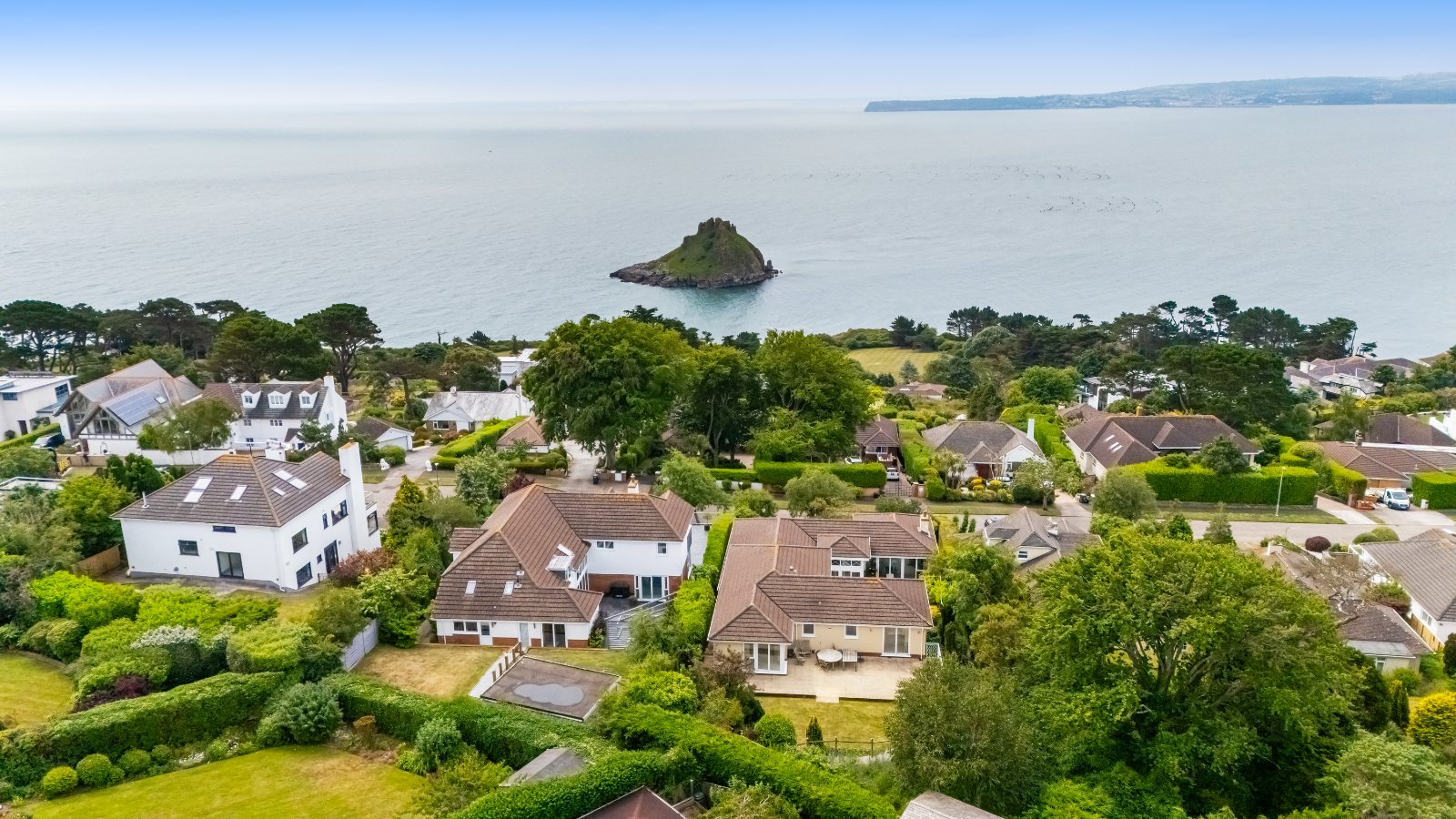 5 bedroom detached house for sale 0