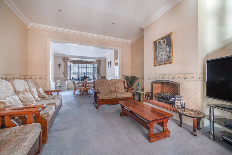 5 bedroom semi-detached house for sale 0