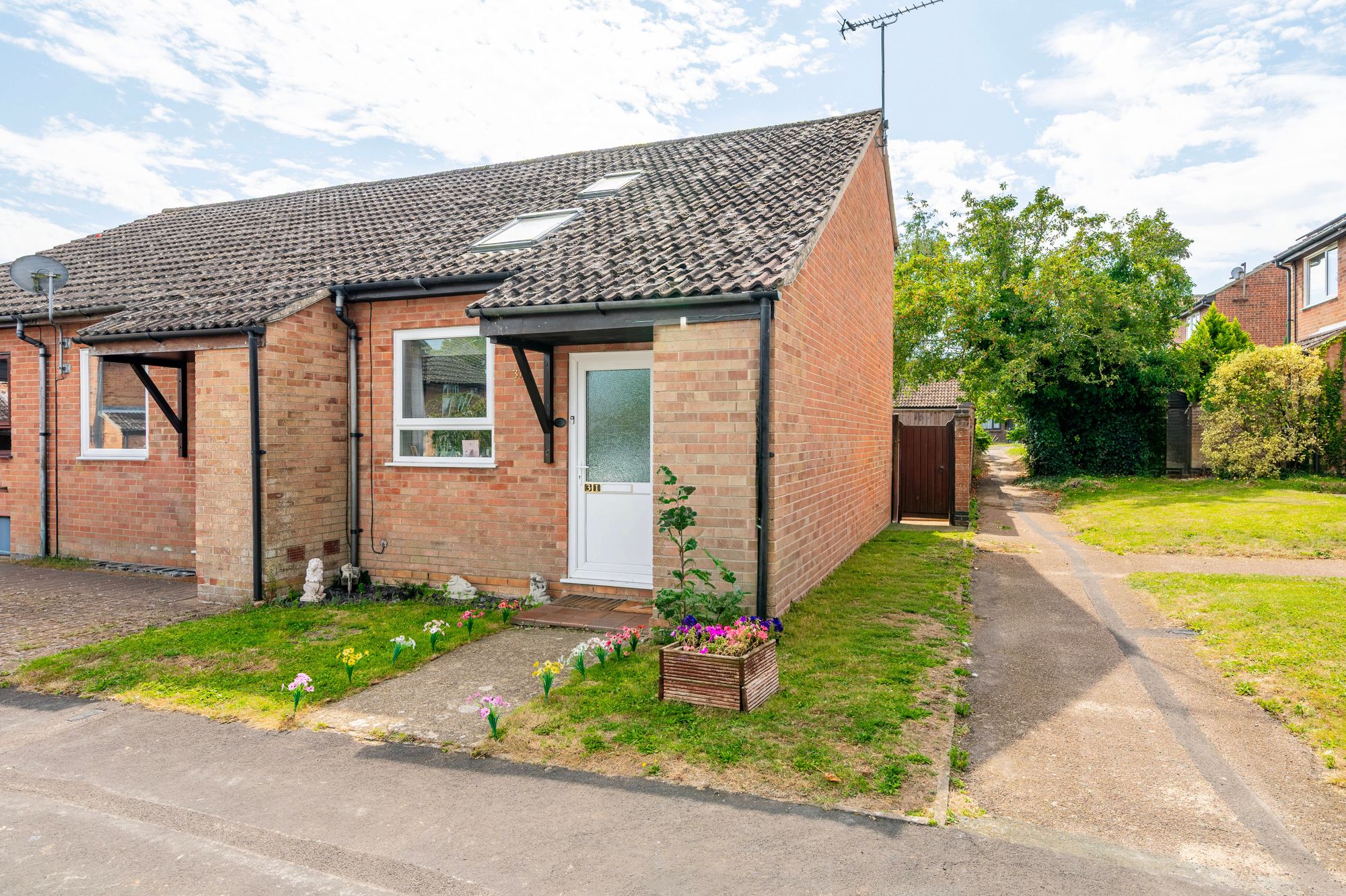 2-bed house on 31 Petit Couronne Way, Beccles, £150,000
