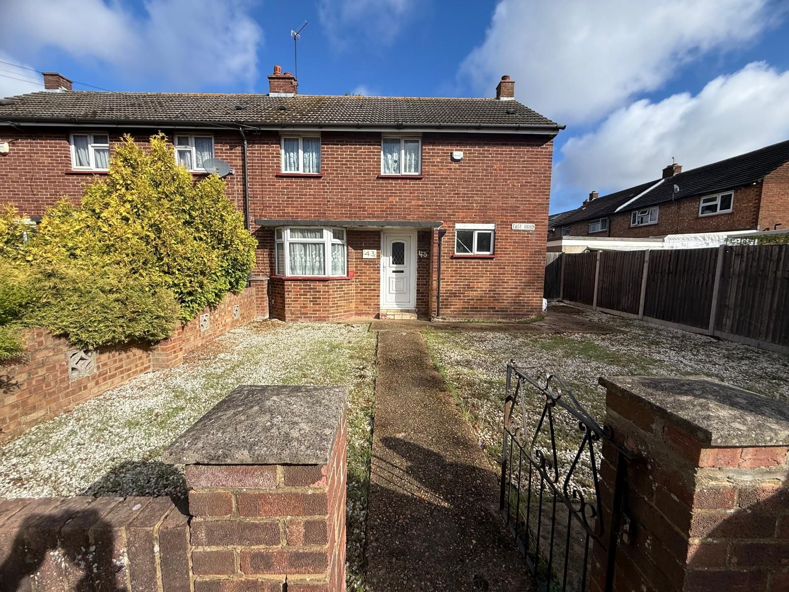 43, East Road, West Drayton photo 2