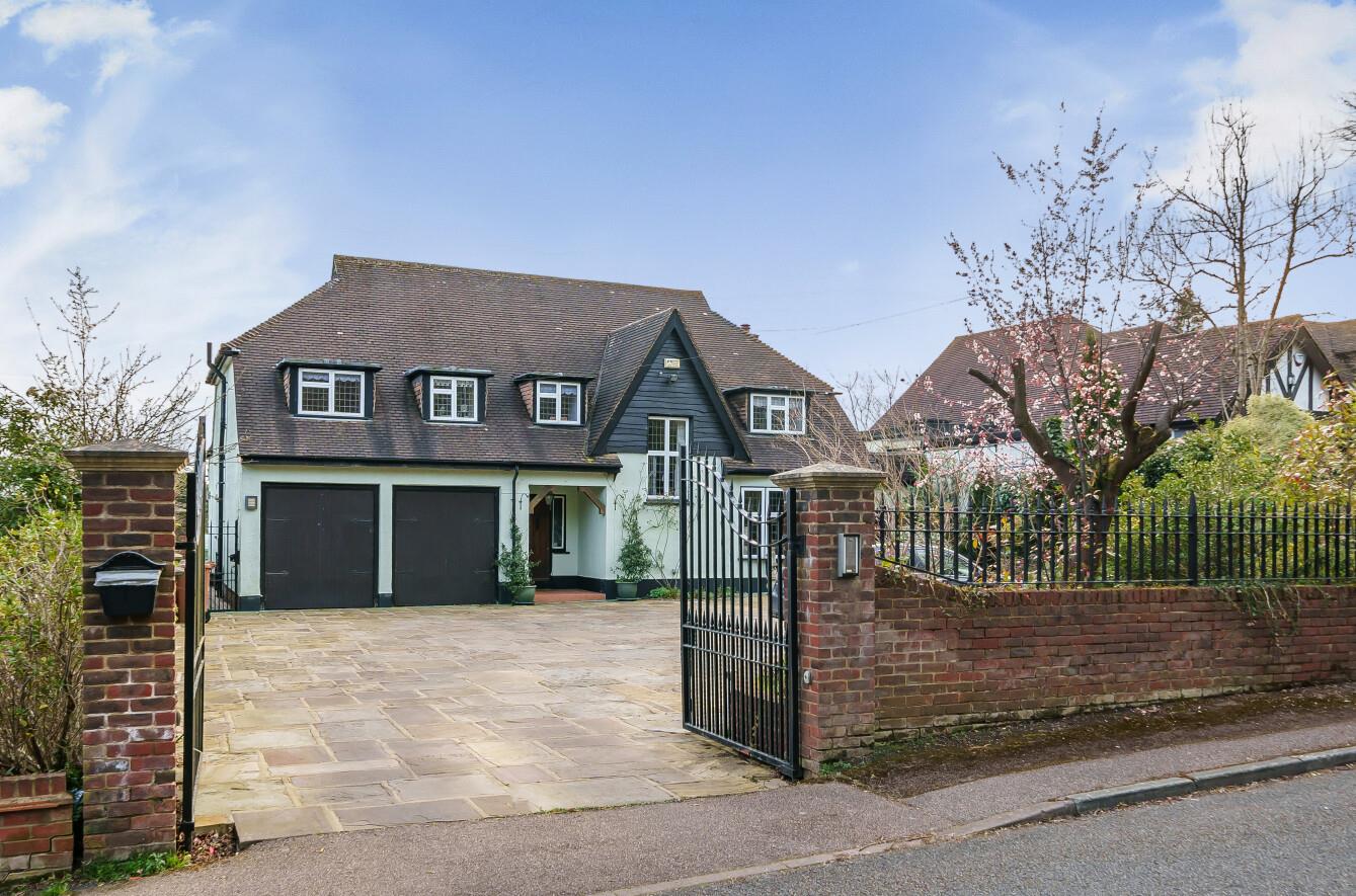 5 bedroom detached house for sale 0