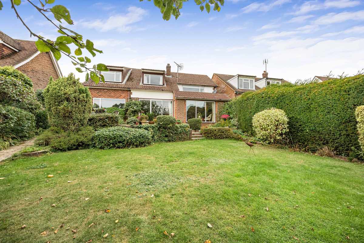 4 bed detached house for sale