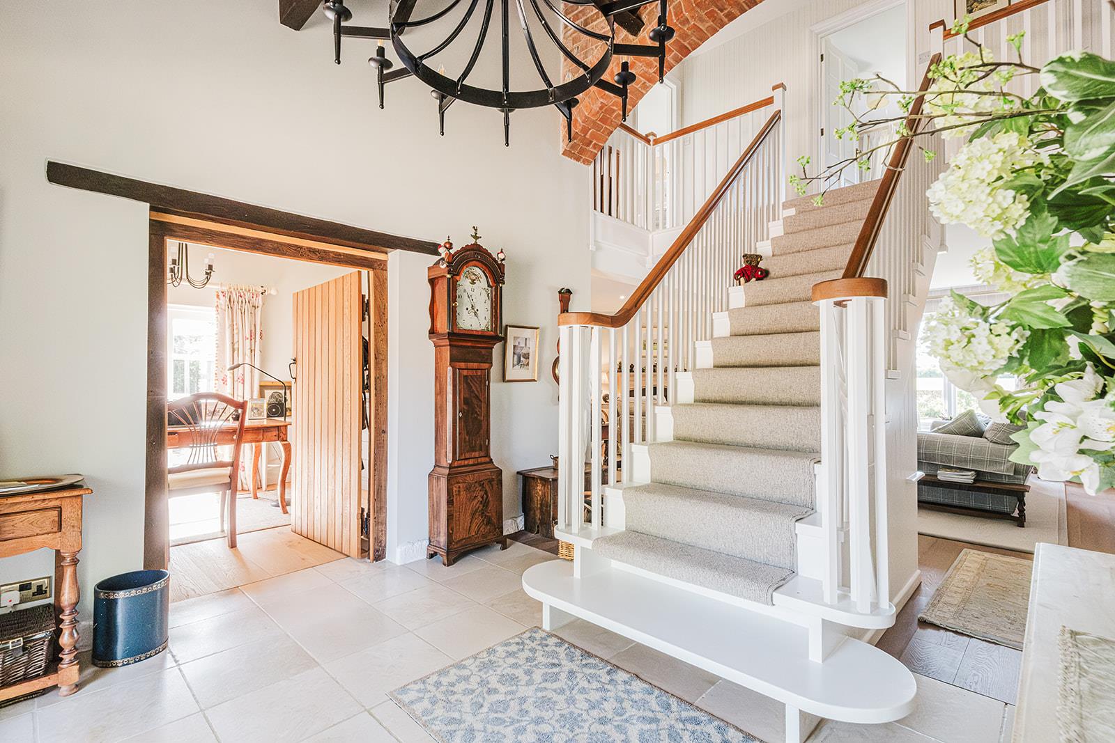 5 bedroom detached house for sale 0