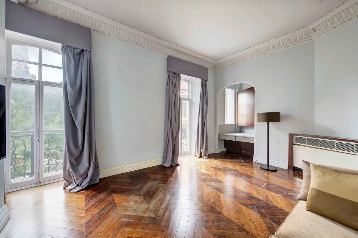2 bedroom flat for sale 0