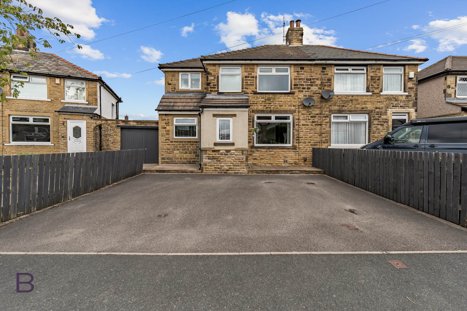 3 bed semi-detached house for sale