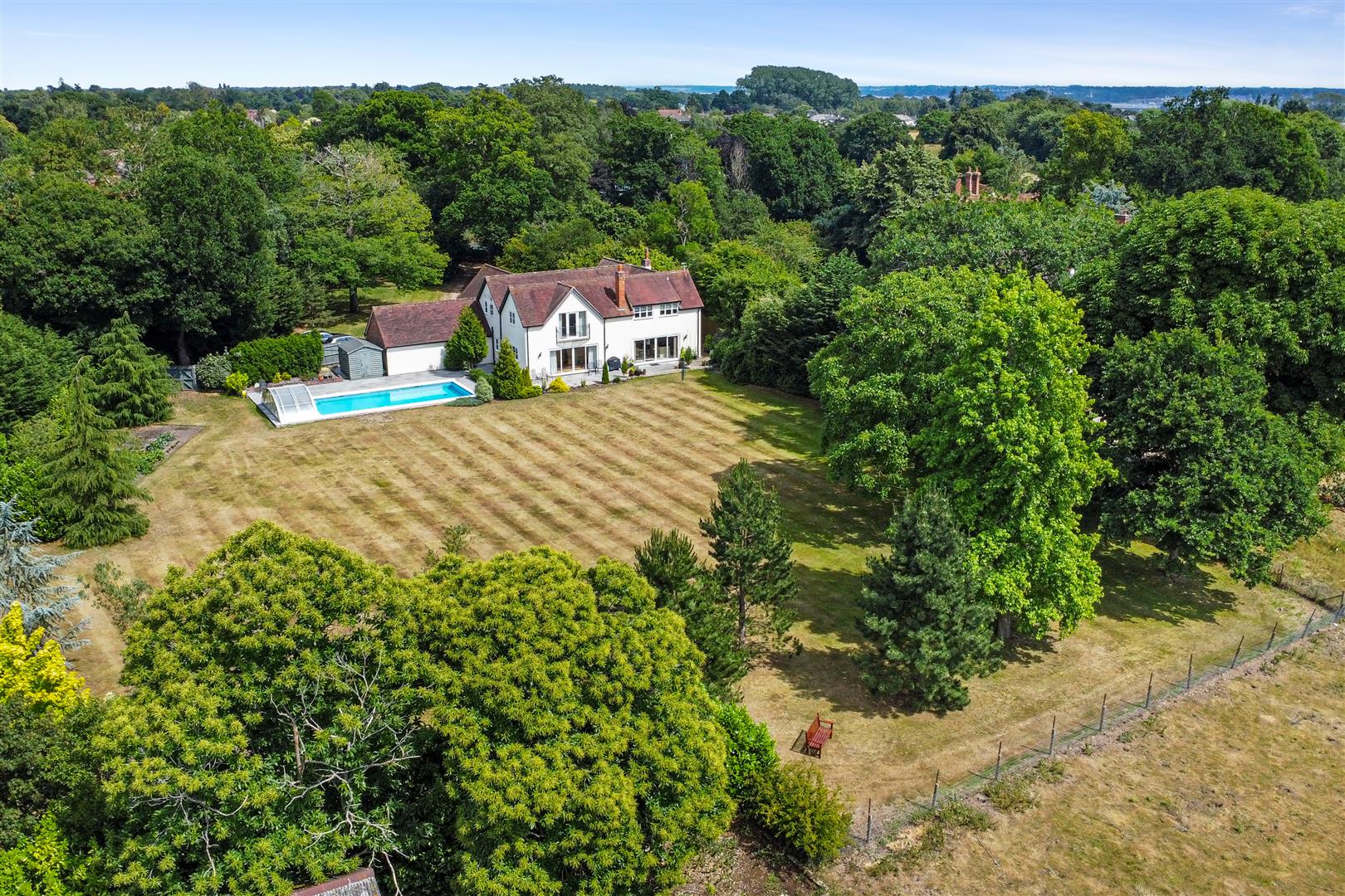 5 bedroom property for sale 0