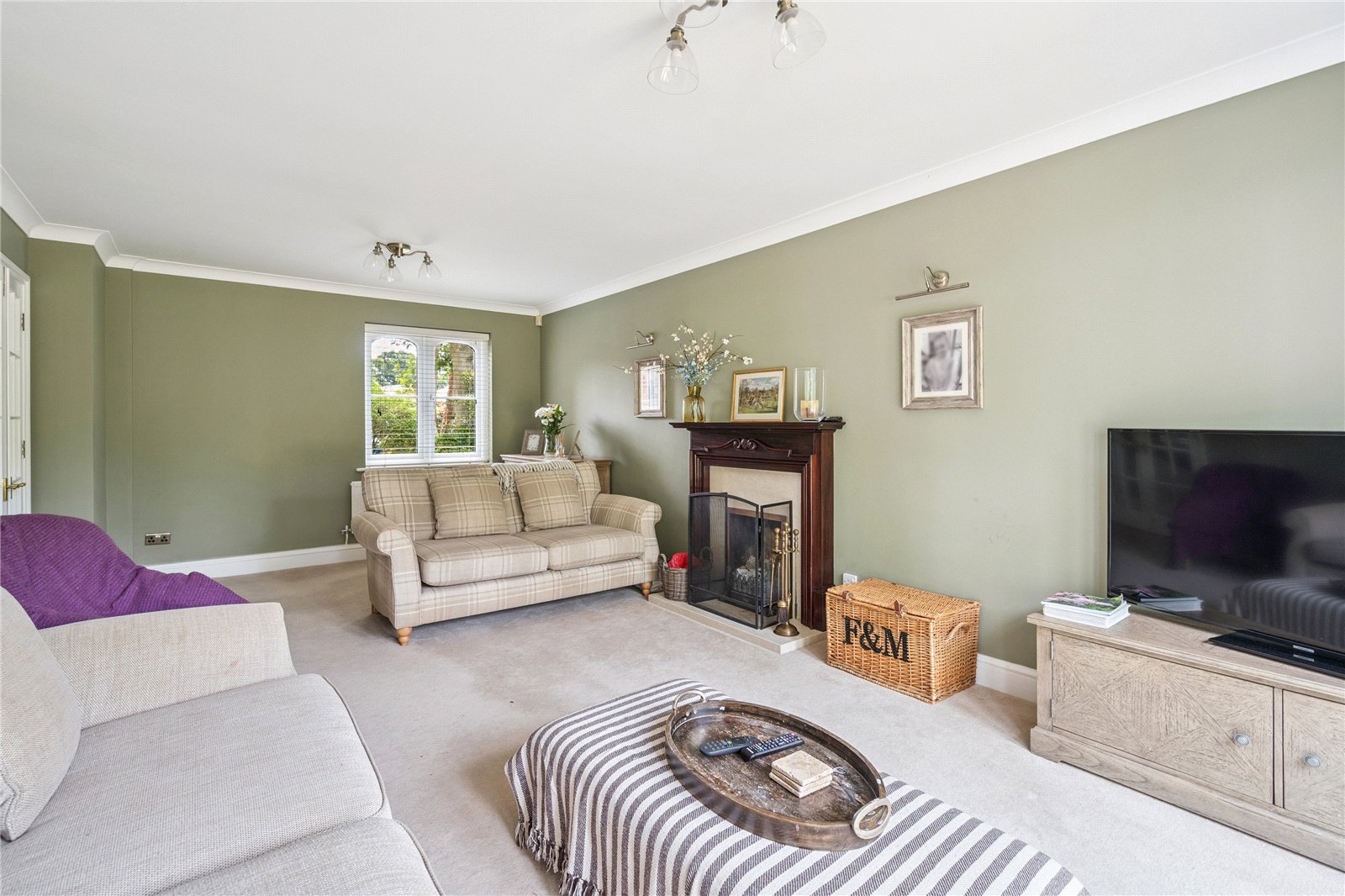 5 bedroom detached house for sale 0