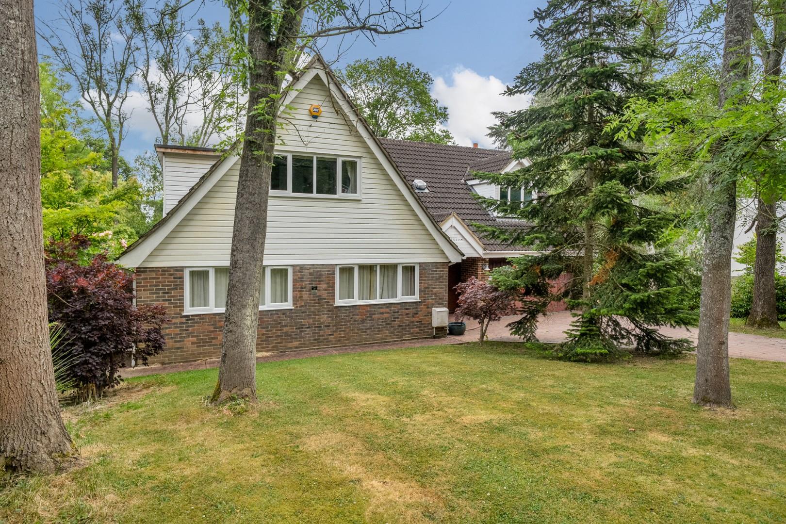 4 bedroom detached house for sale 0