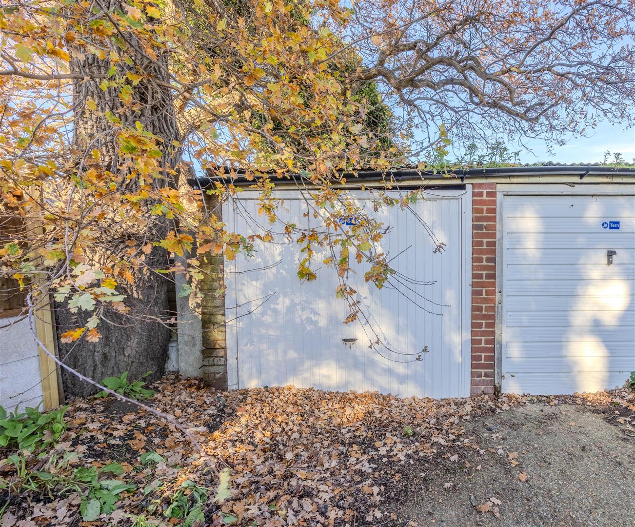 Garage 4 Newbury Court, Chalkwell Park Drive, Leigh-On-Sea photo 3