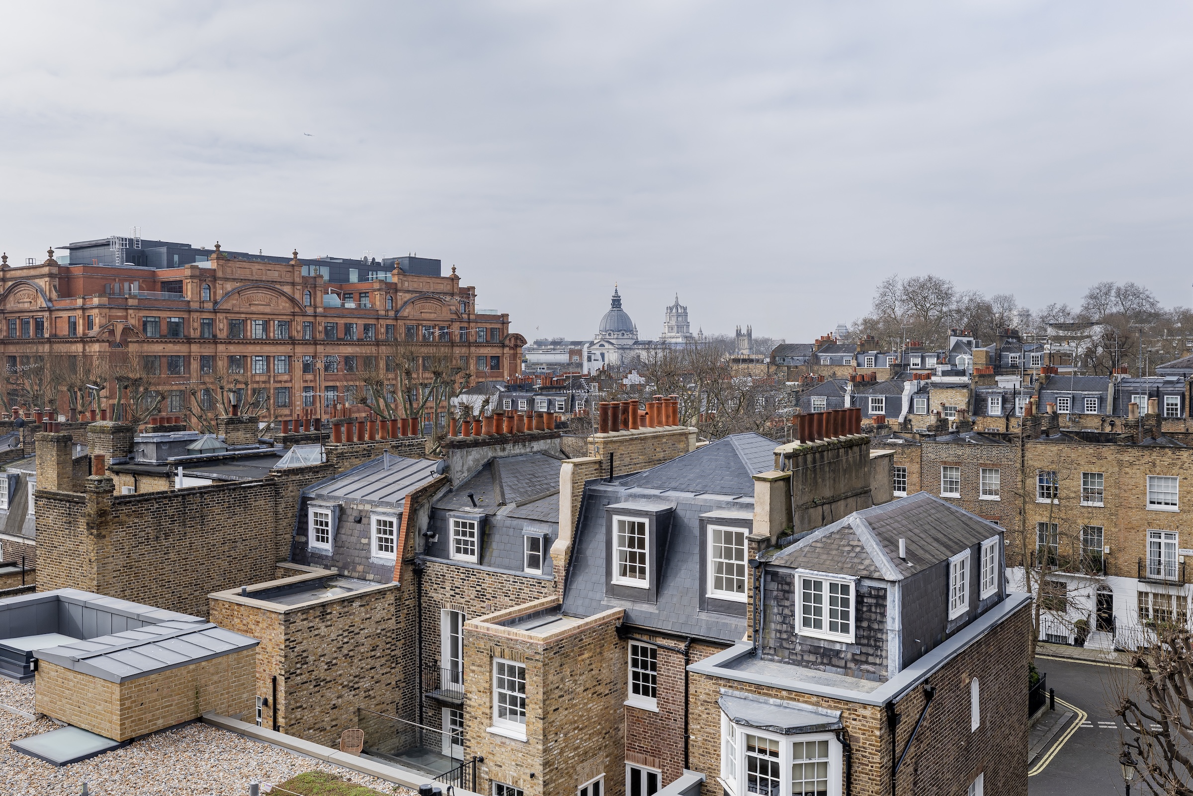4 bedroom flat for sale 0