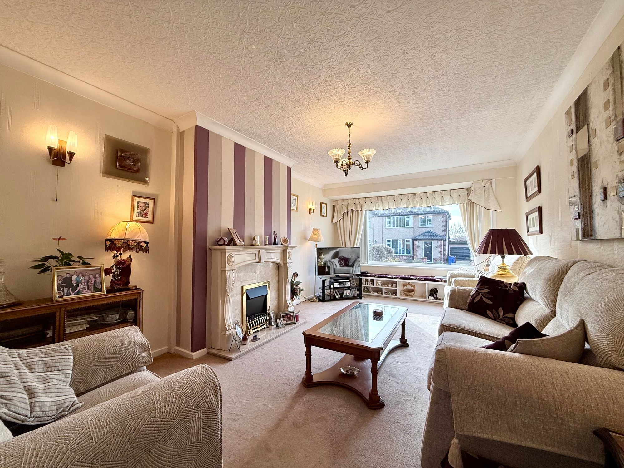 24 Queen Elizabeth Crescent, Accrington photo 2