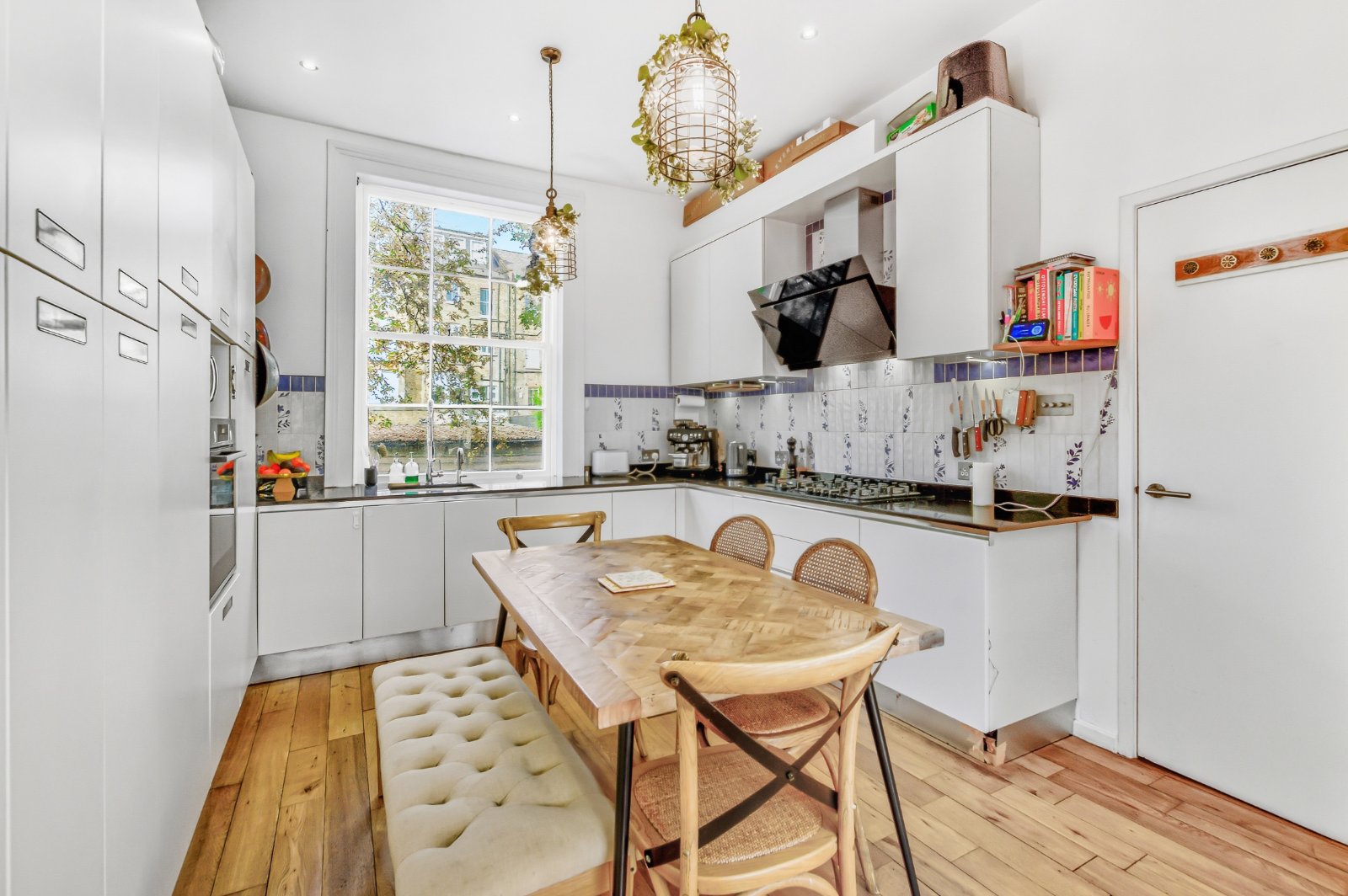 3 bedroom flat for sale 0