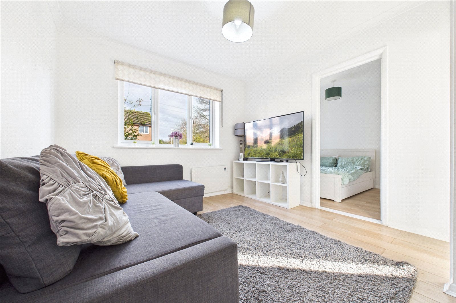 4, Alderfield Close, Reading photo 3