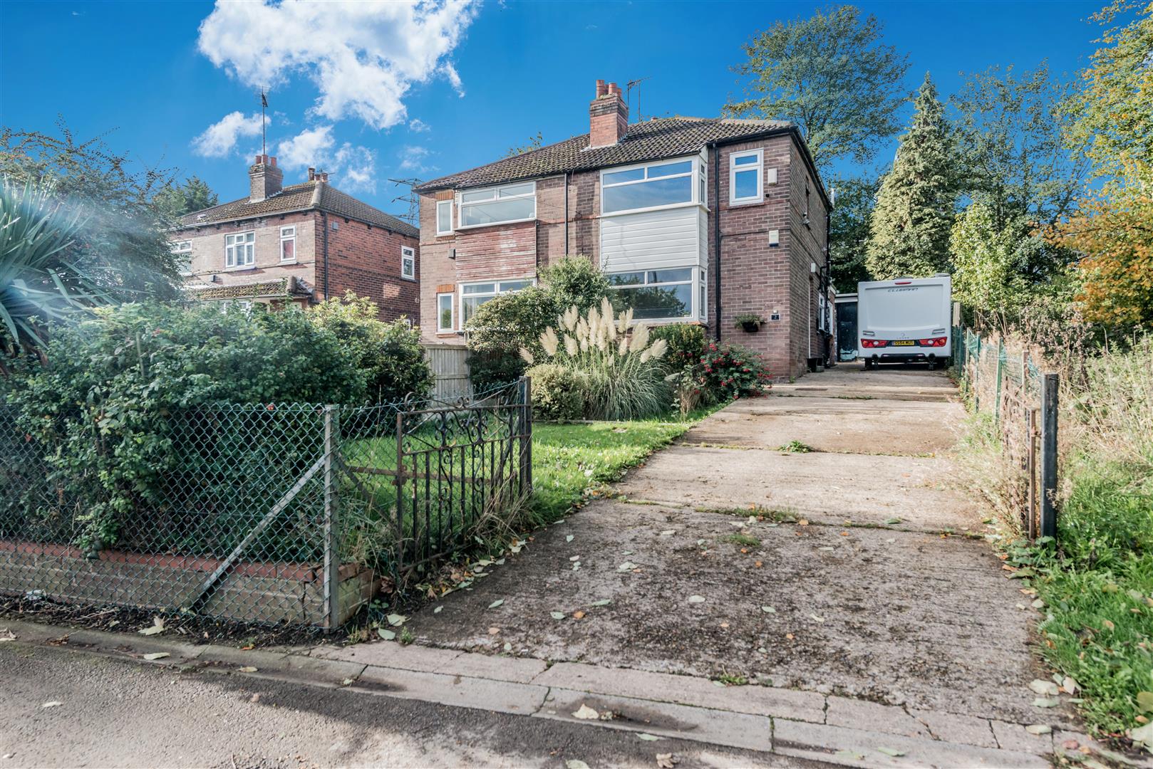 West Lea, 2, Stonebridge Avenue, Leeds photo 2