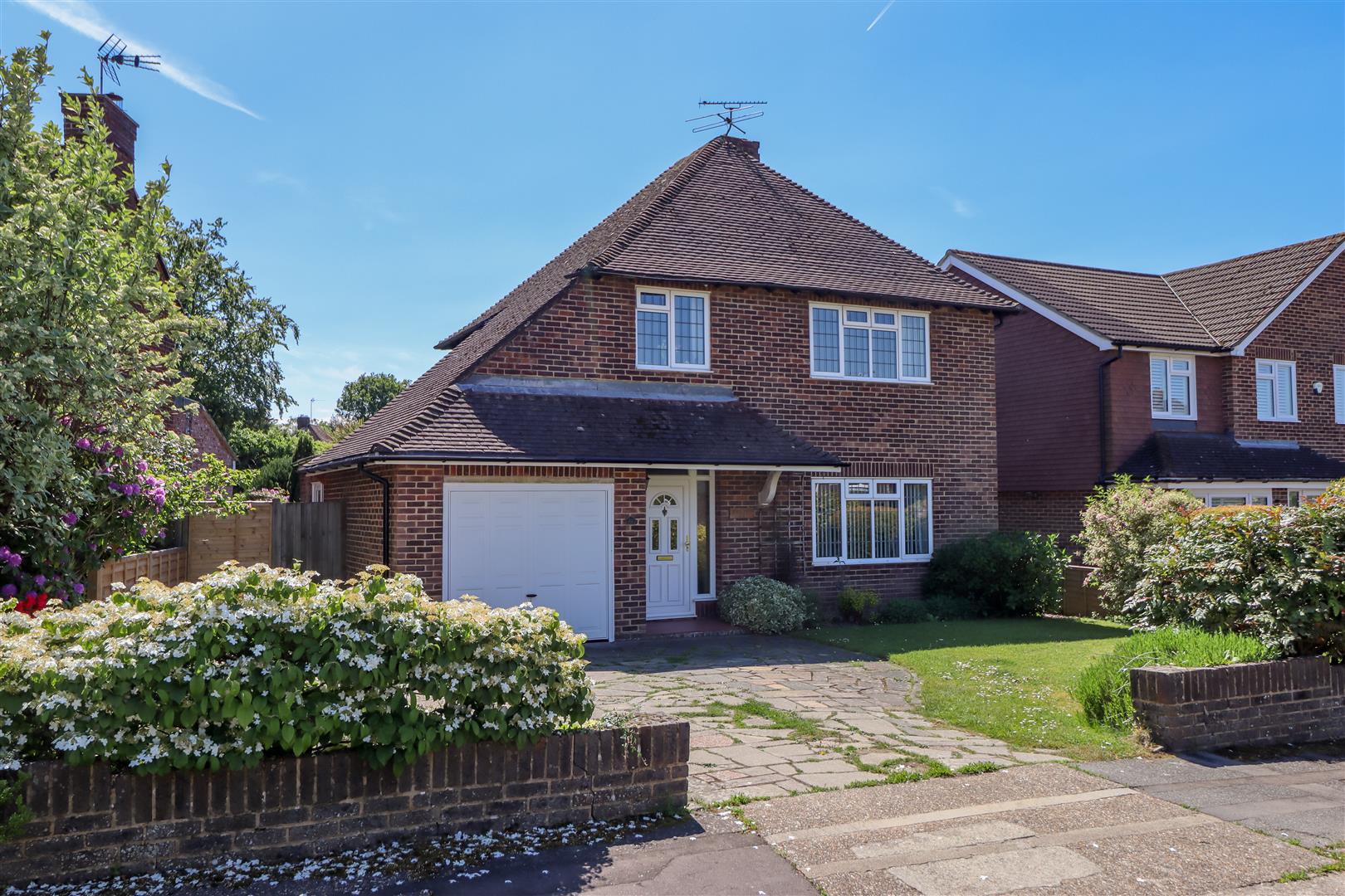 22 Patchings, Horsham, RH13 5HL - listing photo