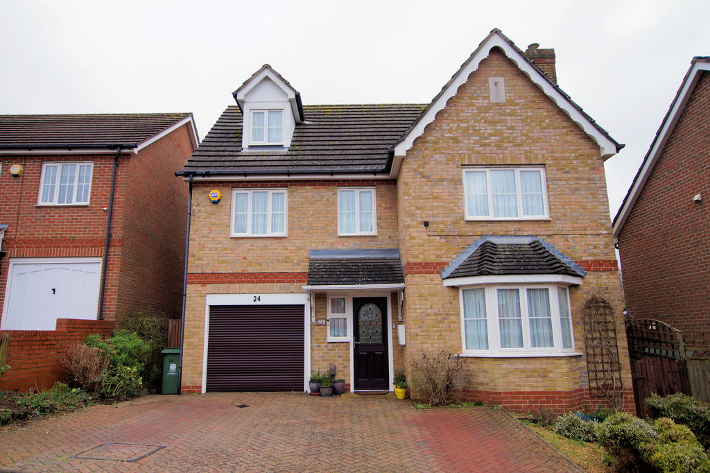 5-bed house on 24, Portchester Heights, Fareham, £550,000