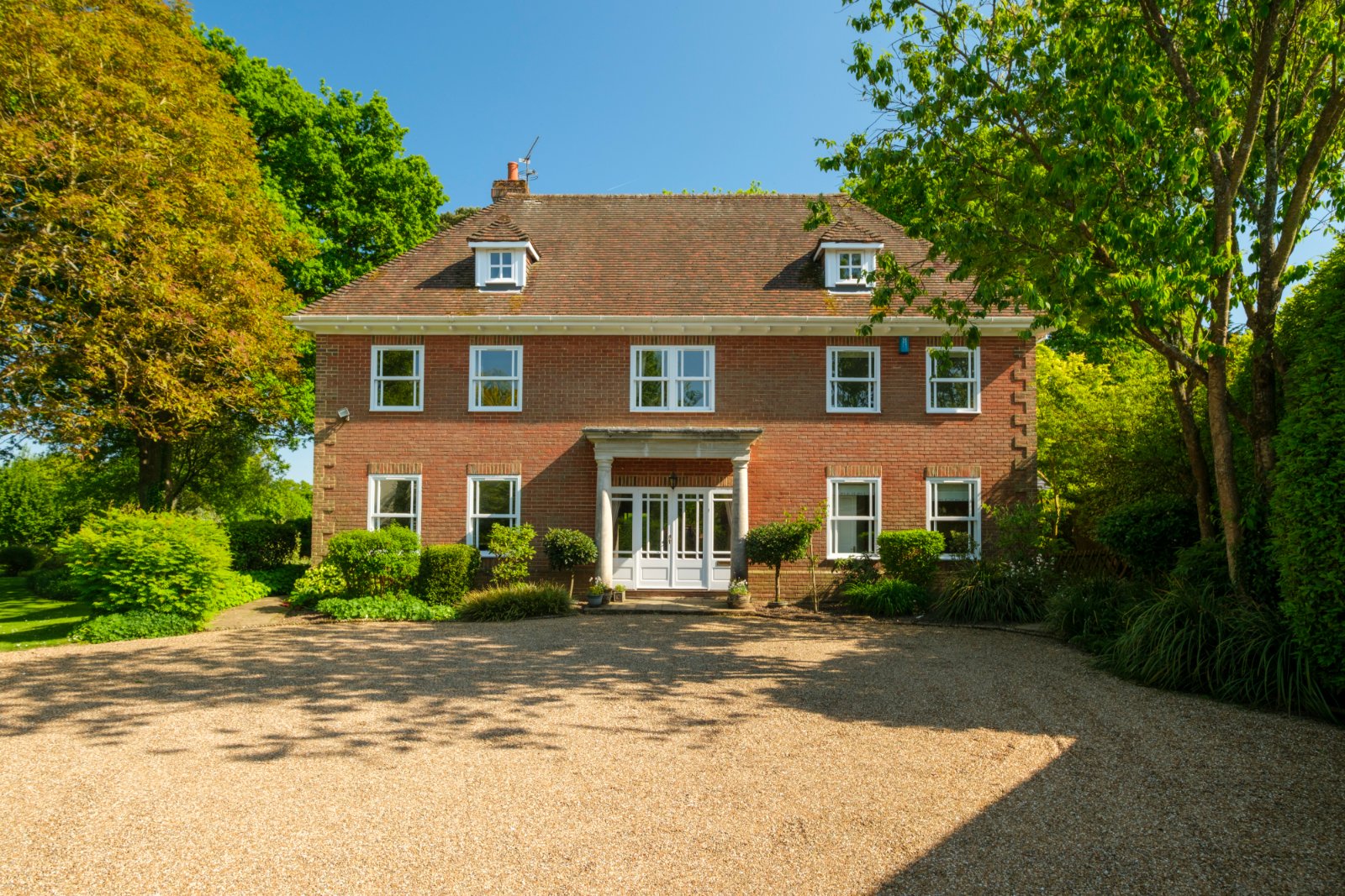 5 bedroom detached house for sale 0