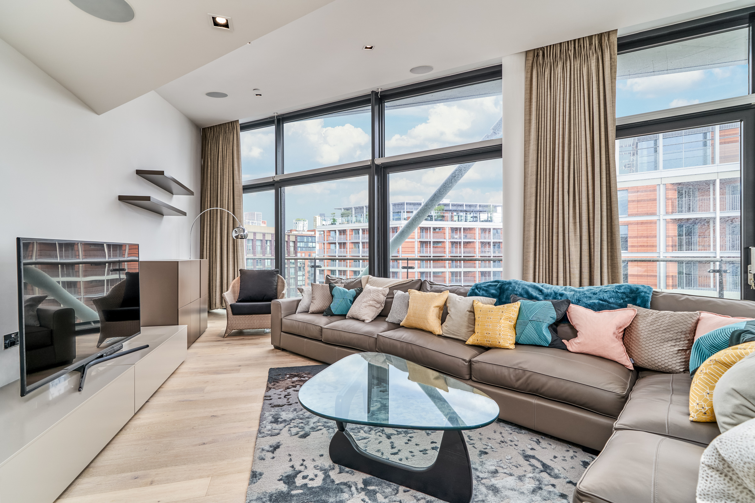 3 bedroom new flat for sale 0