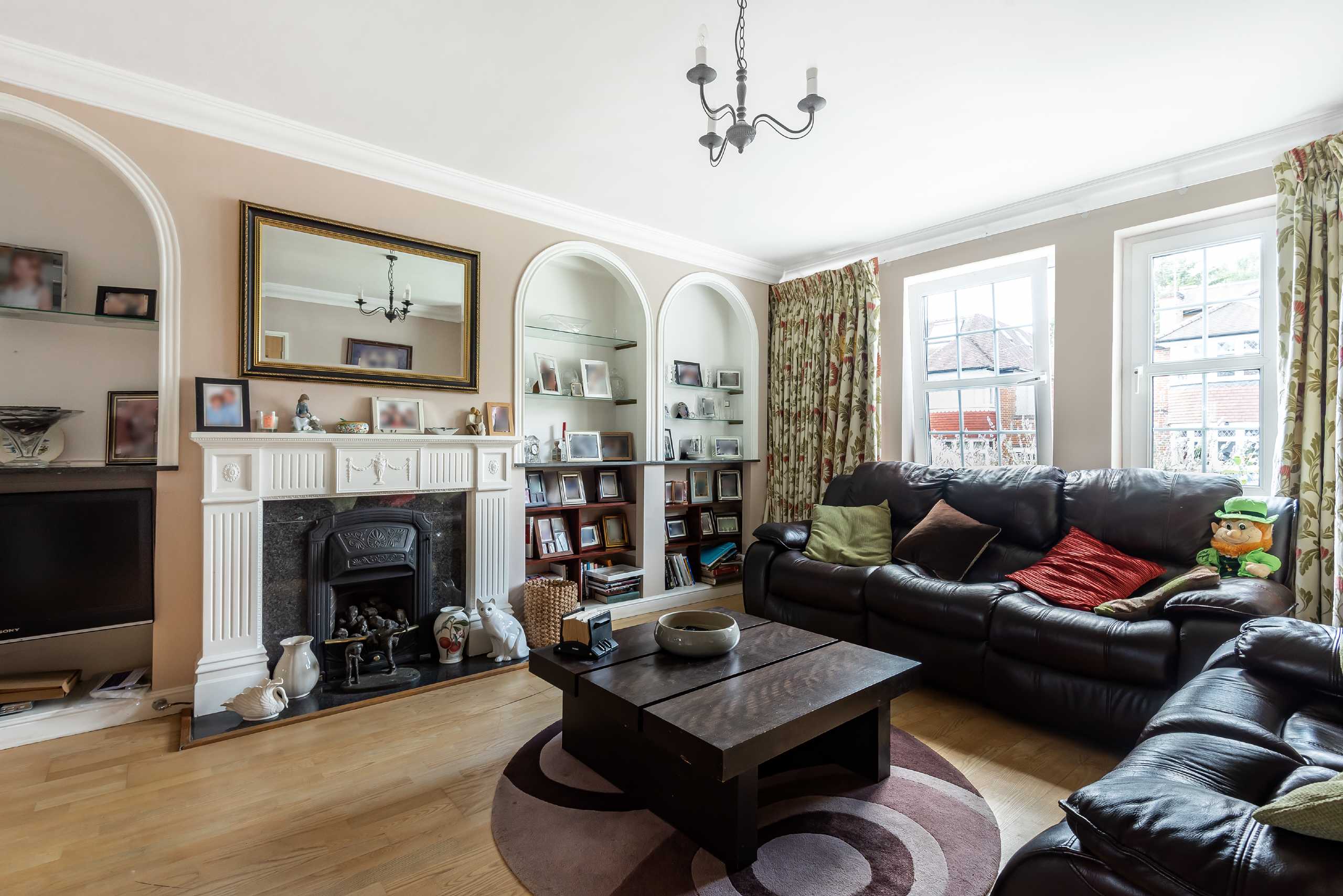 5 bedroom semi-detached house for sale 0