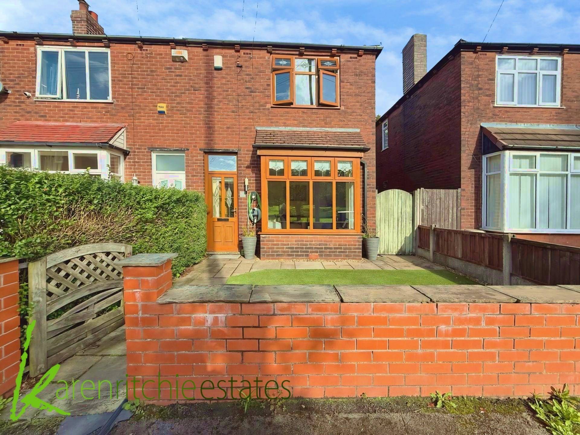 2 bed semi-detached house for sale