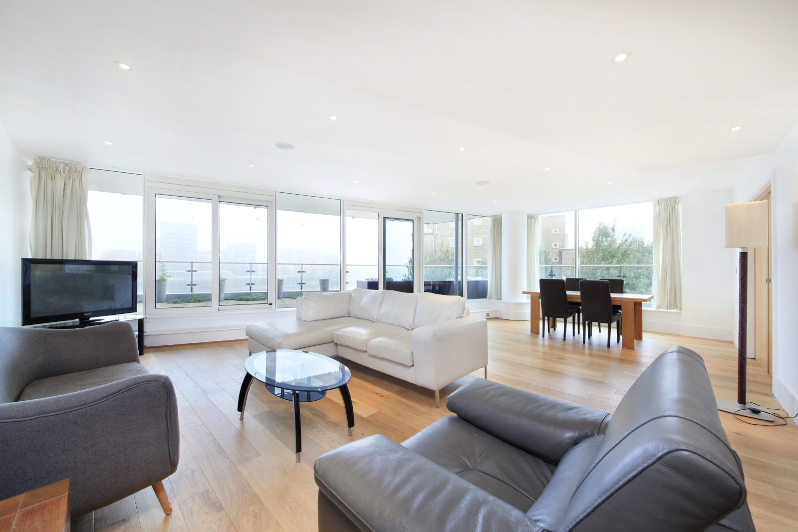 3 bedroom flat for sale 0
