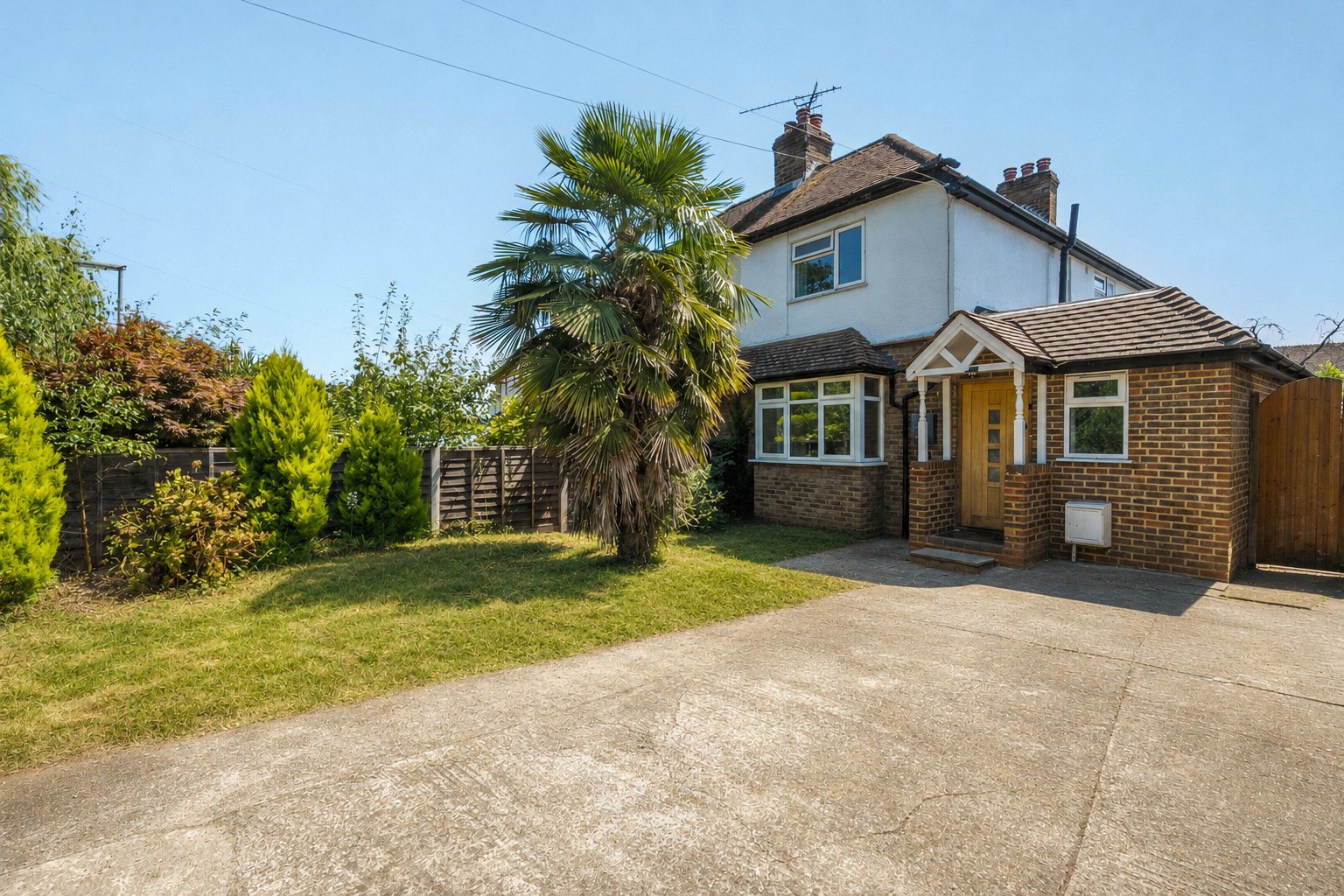 3 bed semi-detached house for sale
