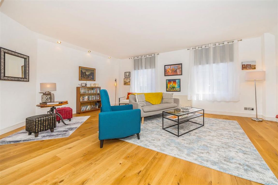 Flat B, 12A, Archer Street, London photo 4