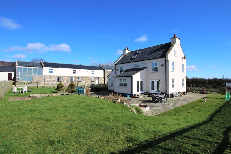 7 bedroom detached house for sale 0