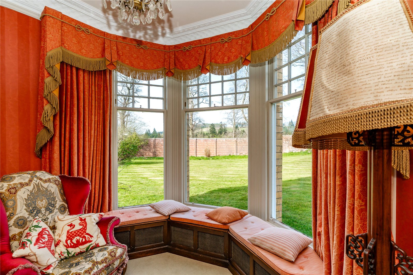 6 bedroom detached house for sale 0