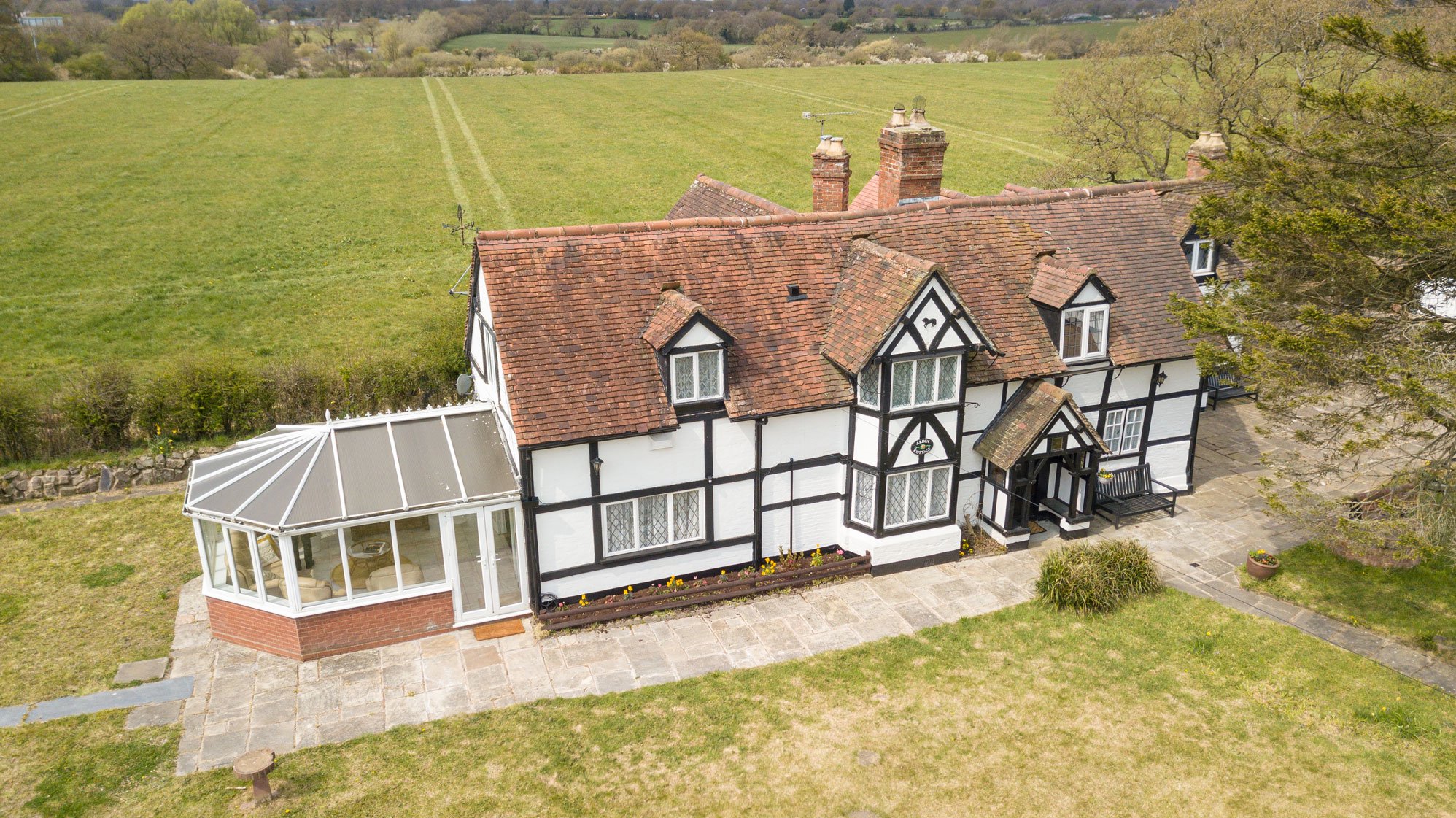 8 bedroom detached house for sale in Earlswood Common, Earlswood