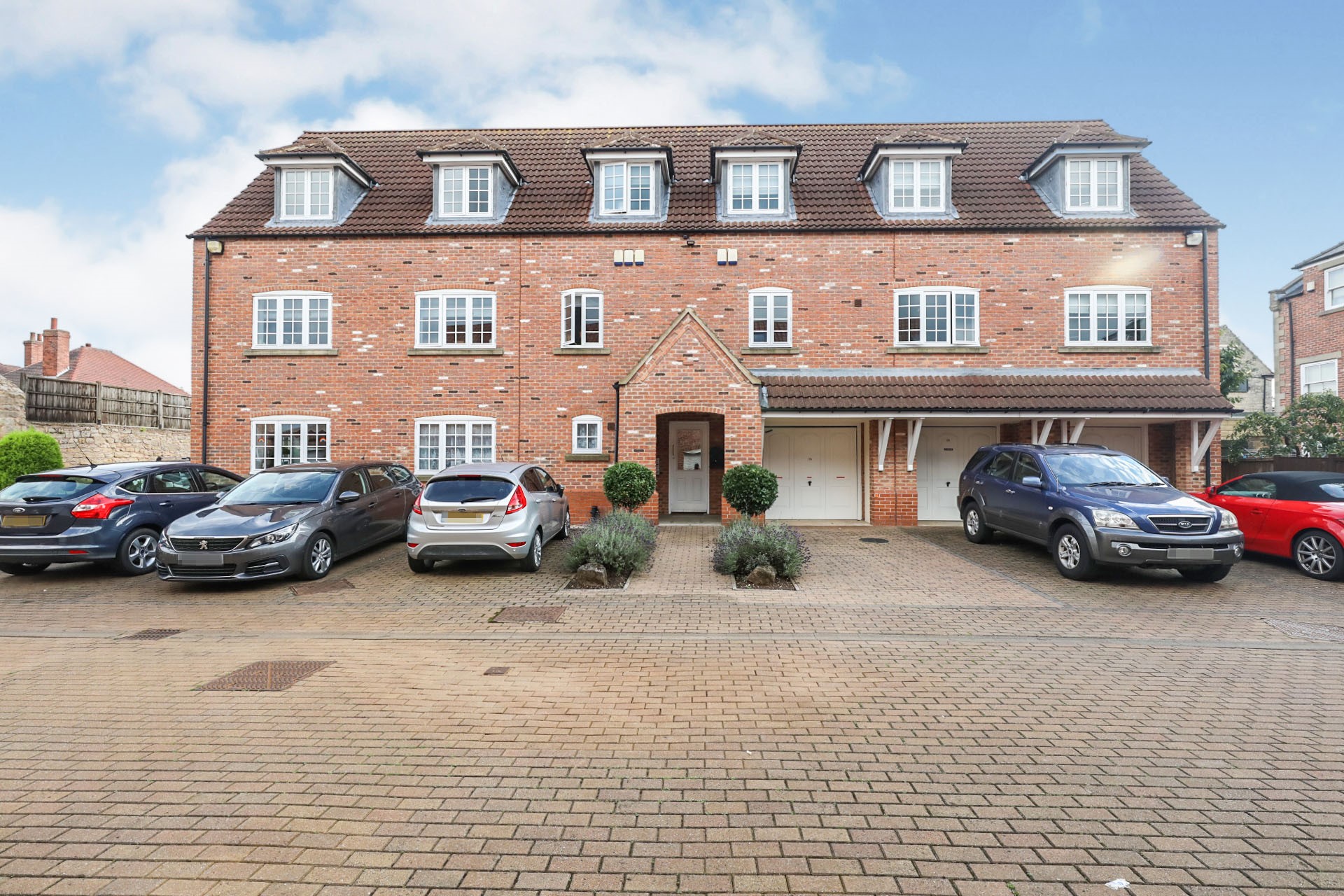 Free property report 16 Falcon Court, Dinnington, Rotherham, S25 2JU