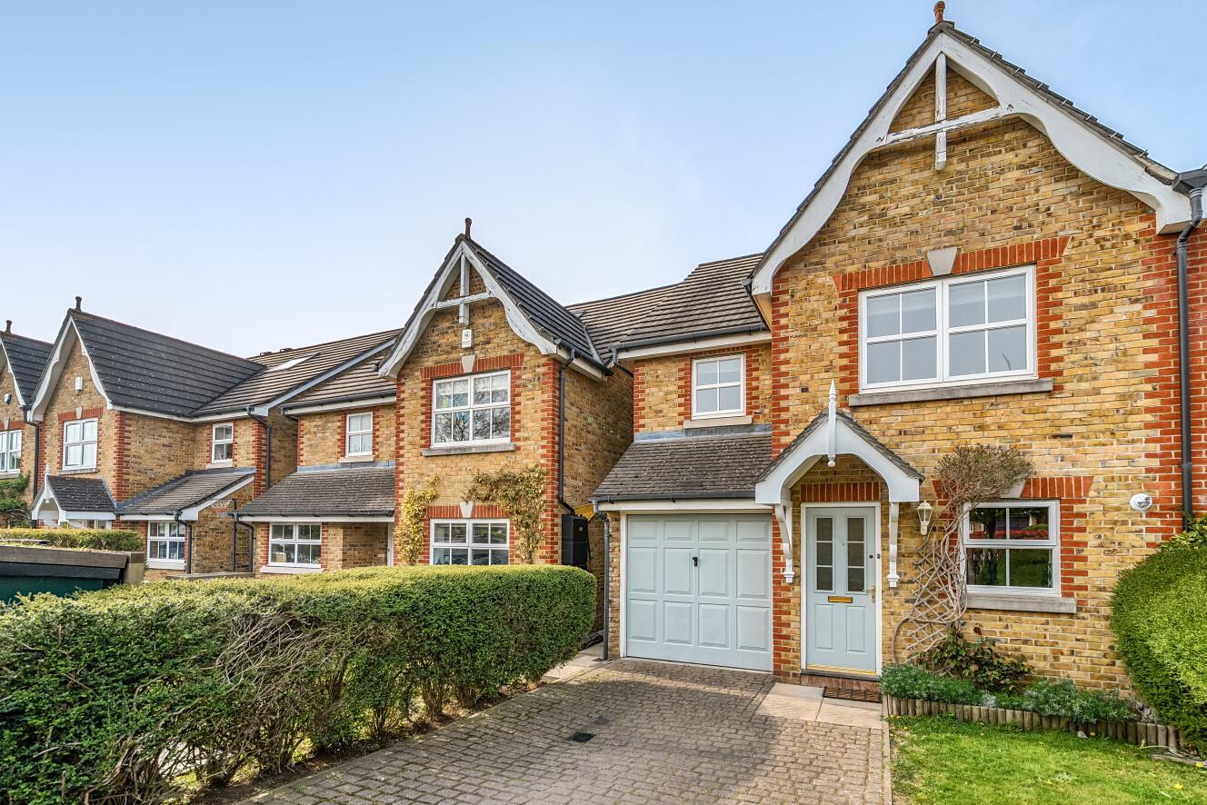 3 bedroom semi-detached house for sale 0