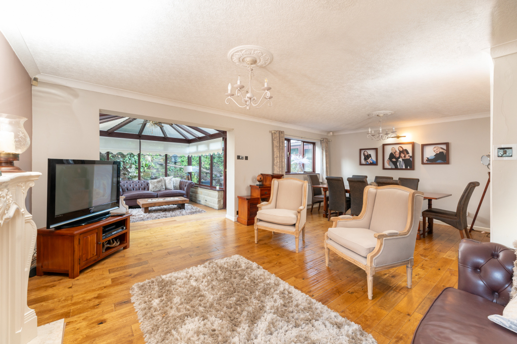 47, Ogden Crescent, Bradford photo 4