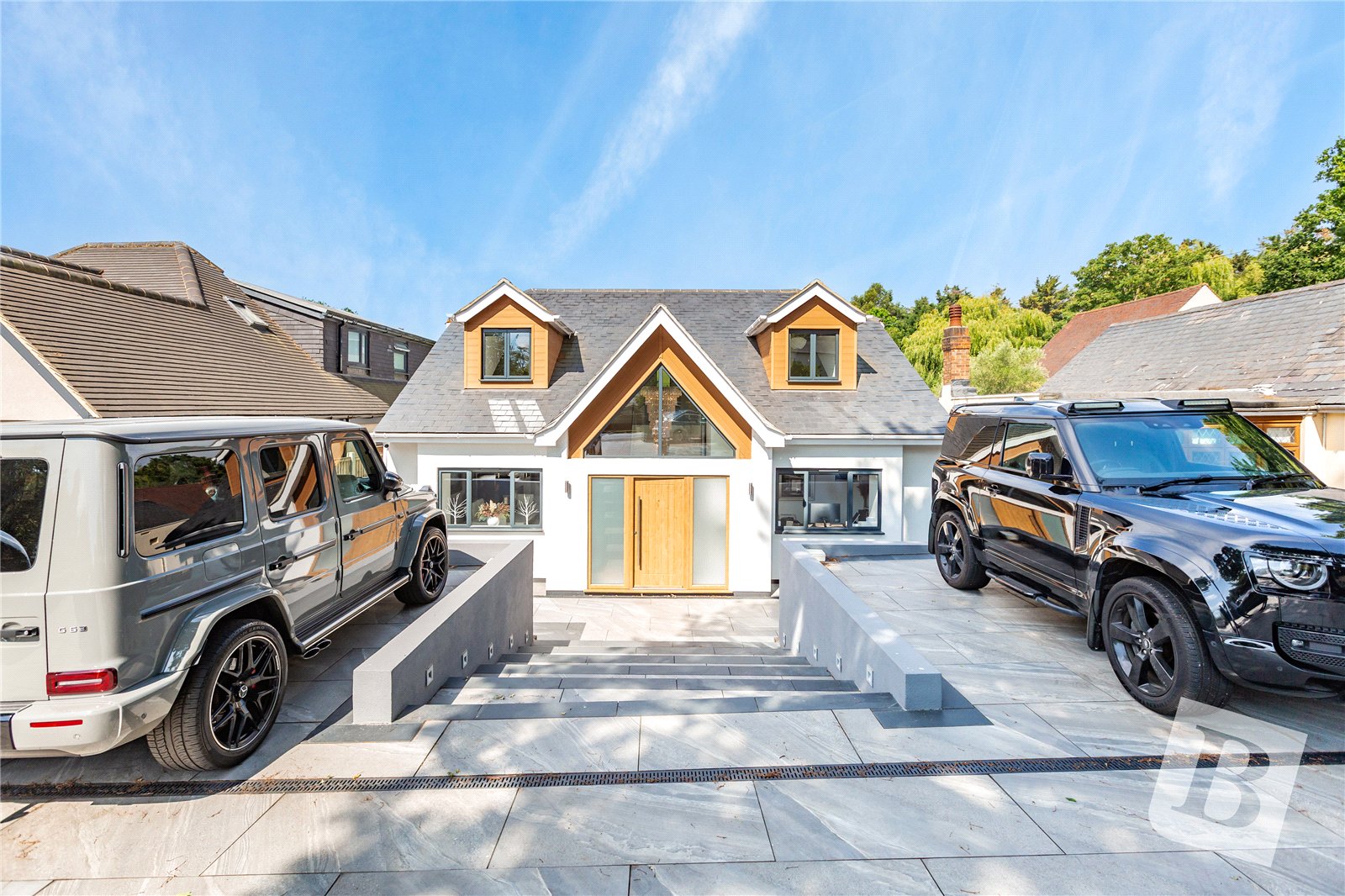 4 bedroom detached house for sale 0