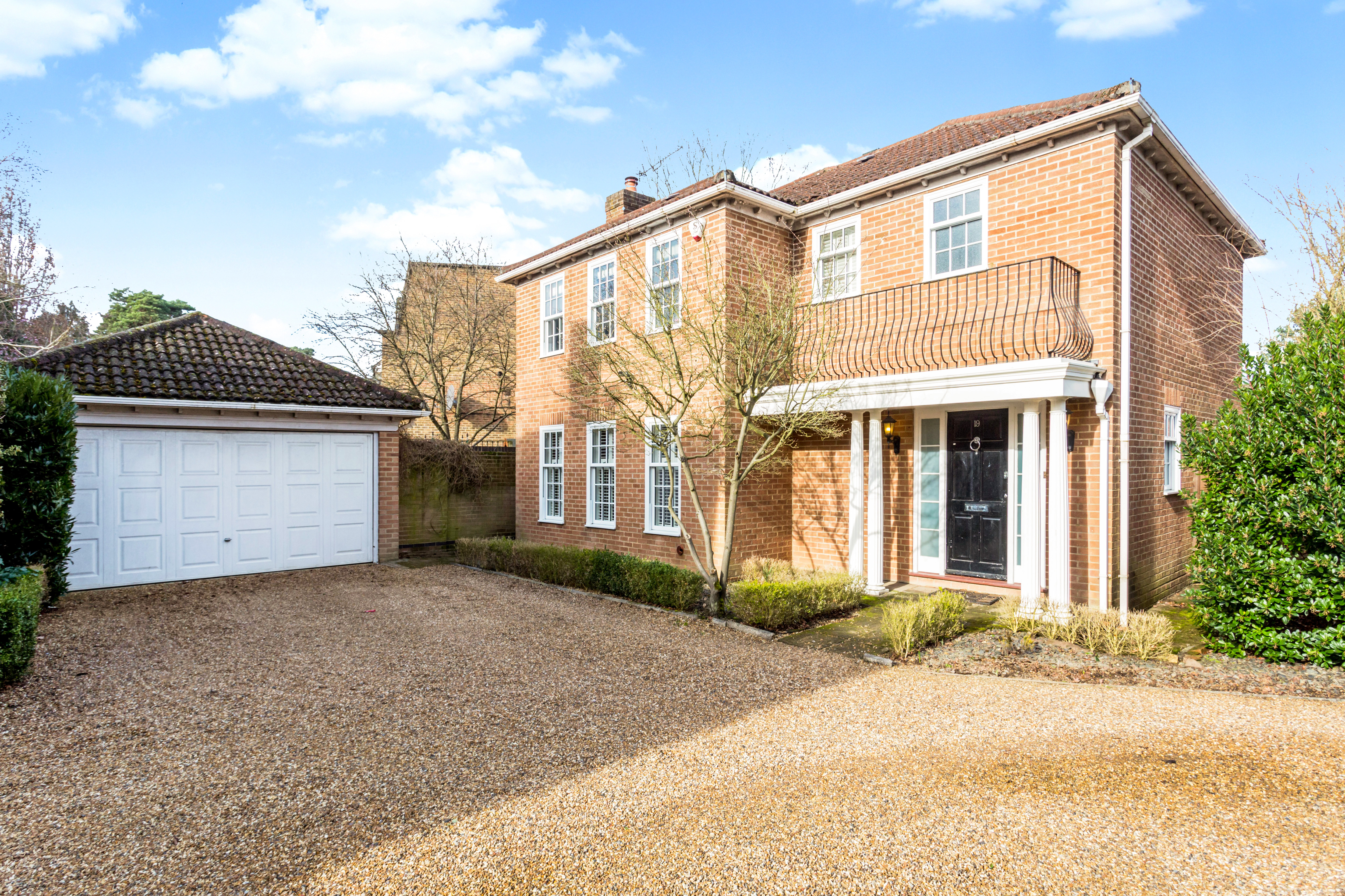 4 bedroom detached house for sale 0