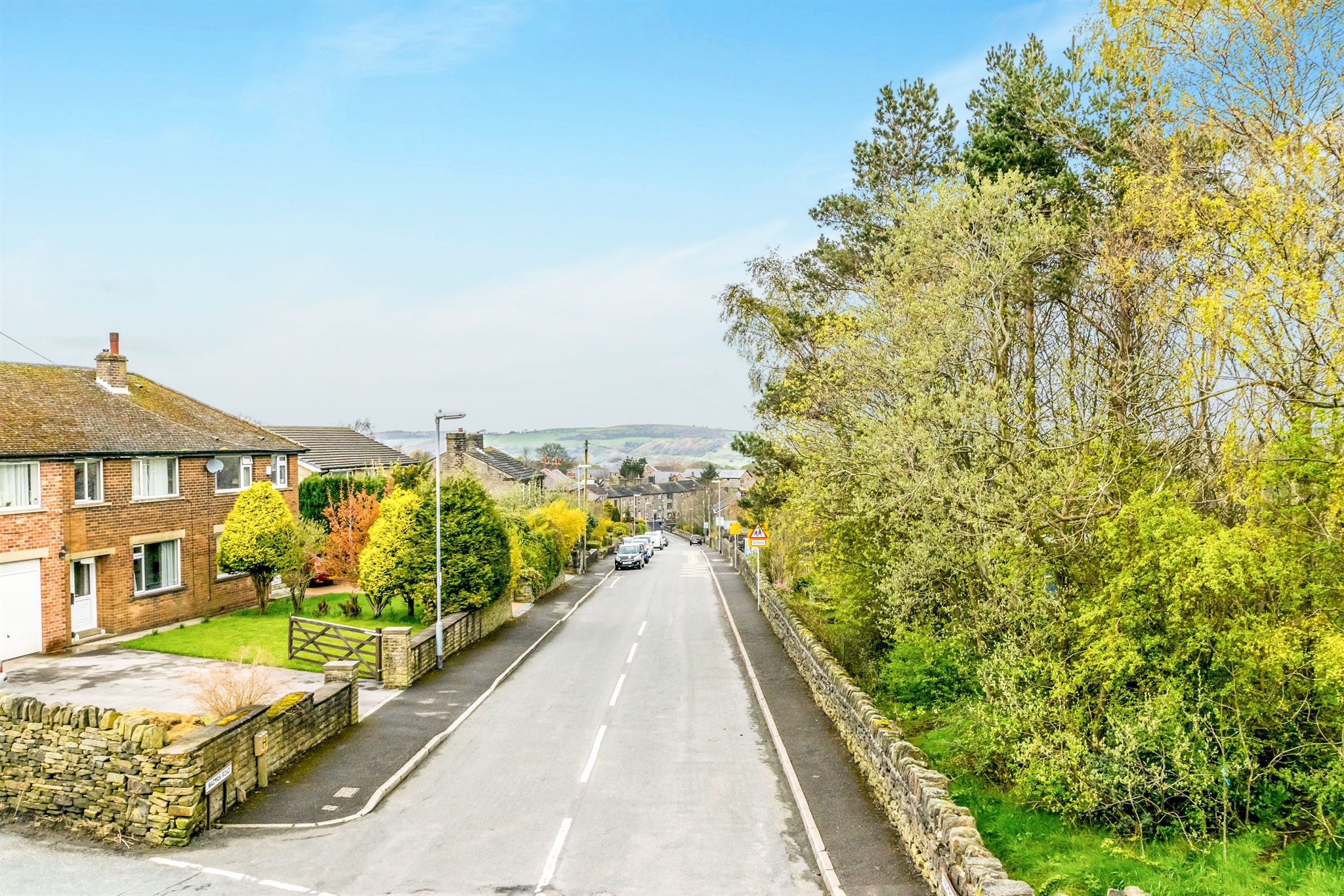 Free property report 4 Chapelgate, Scholes, Holmfirth, HD9 1SX Chimnie