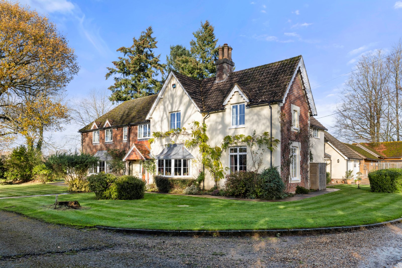 4 bedroom detached house for sale in Caerphilly