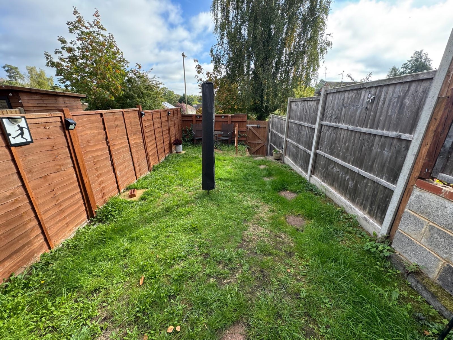 14, Sutherland Close, Bordon photo 4