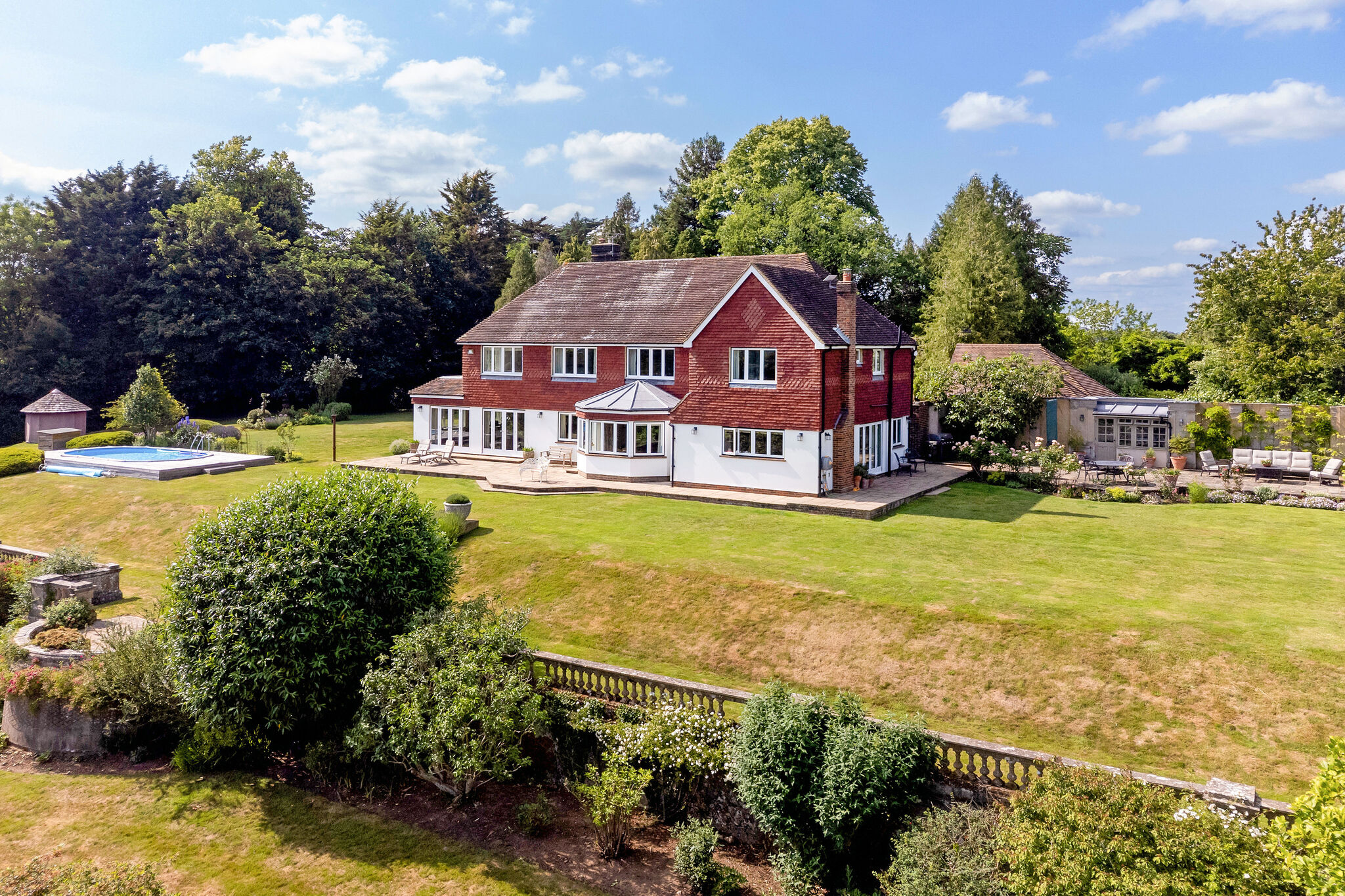 5 bedroom detached house for sale 0