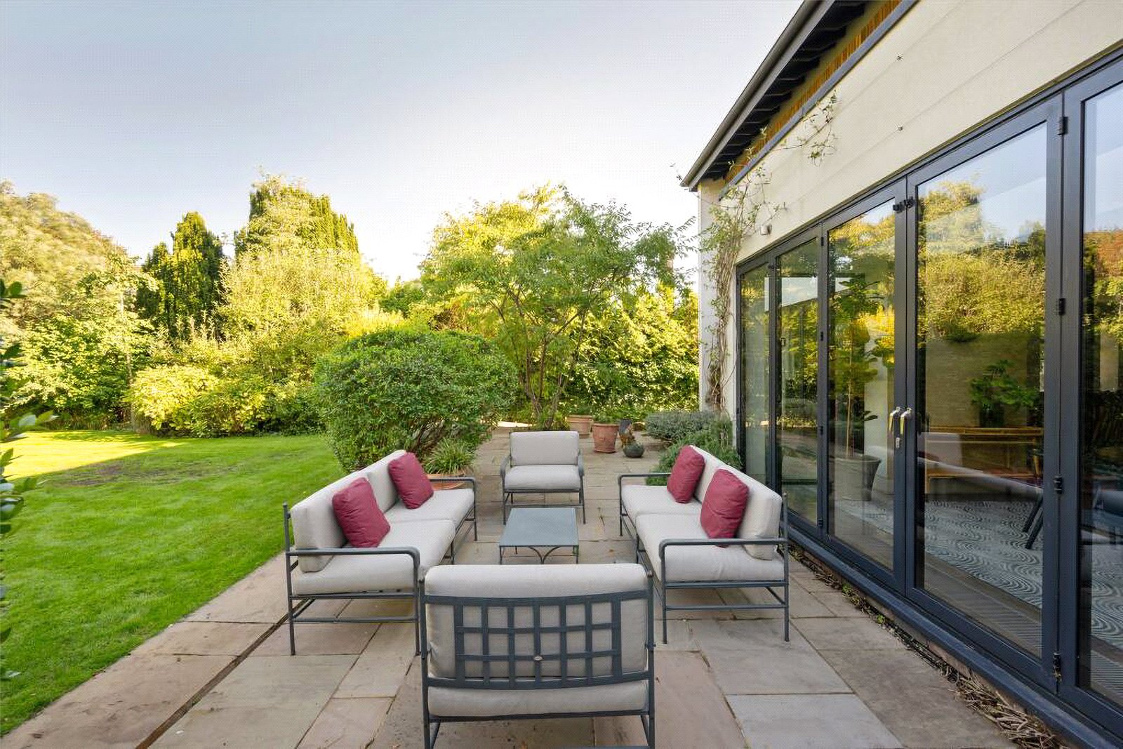 6 bedroom detached house for sale 0