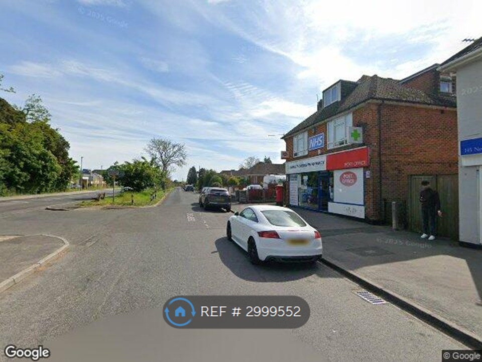 New Road, West Parley, Ferndown photo 4