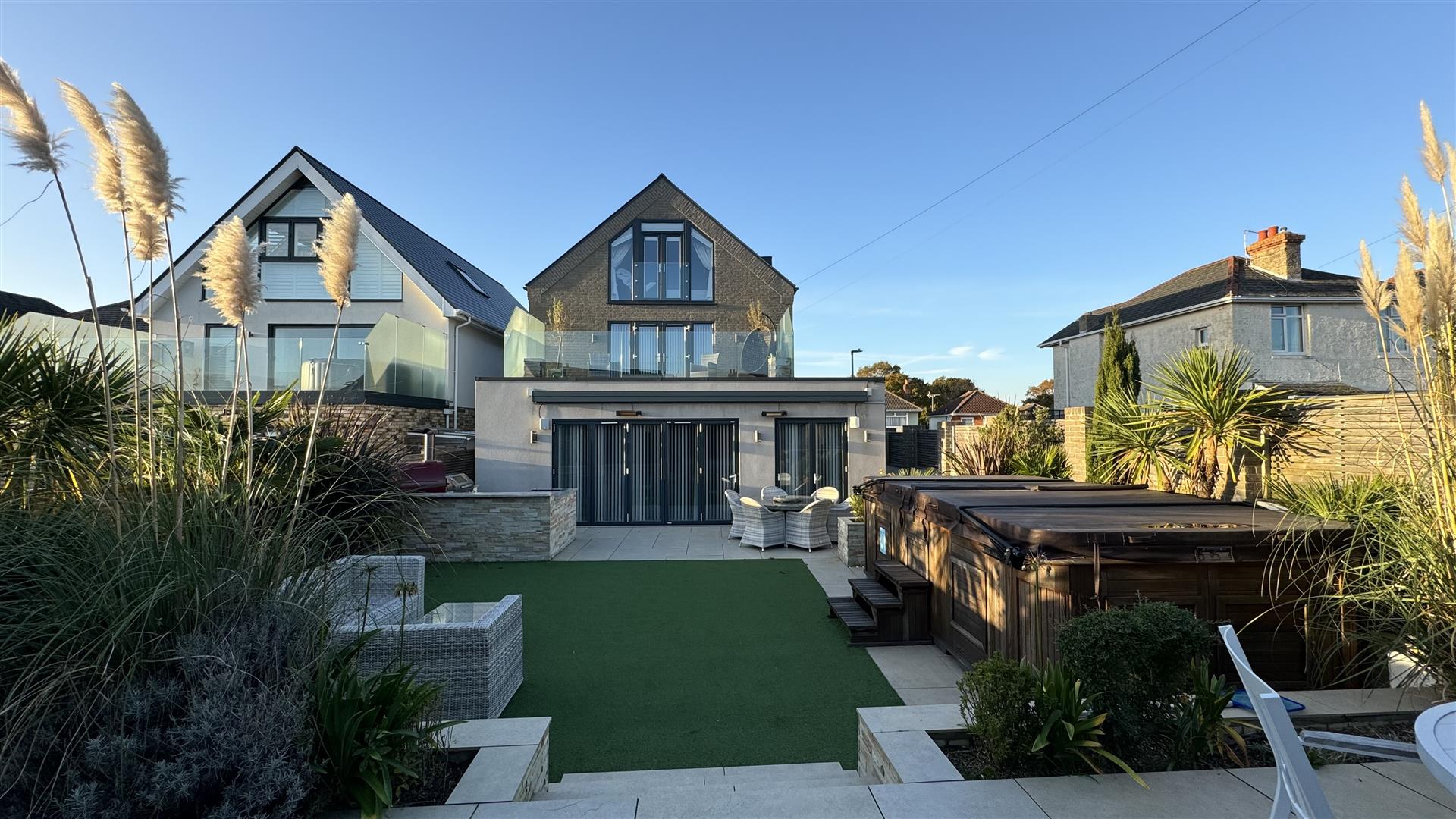 4-bed detached on 59, Sherwood Avenue, Poole, £5,000/mo