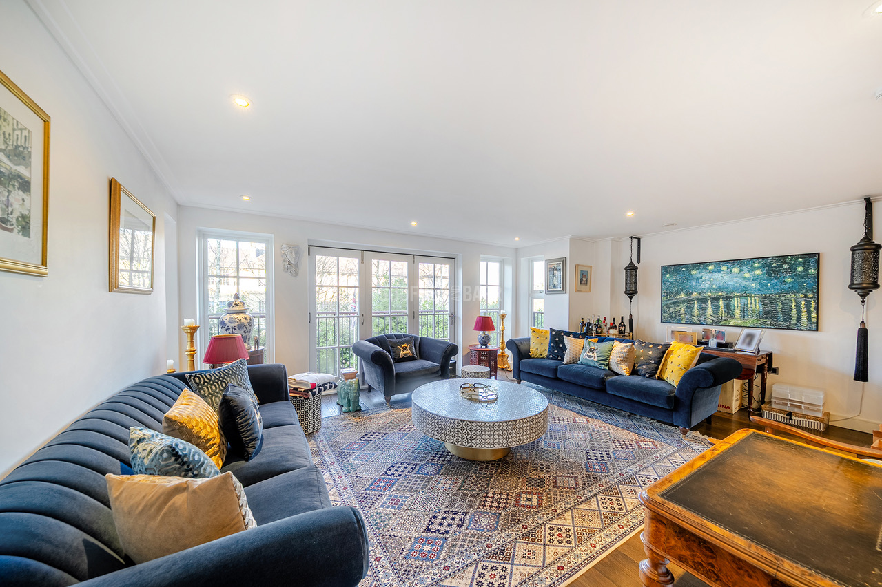 4 bedroom semi-detached house for sale 0