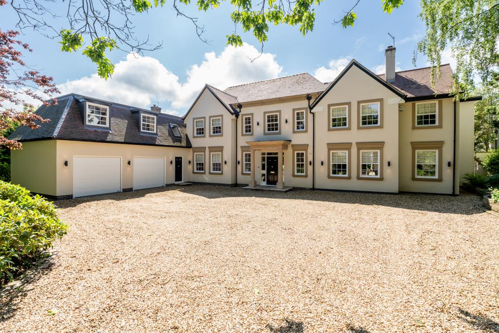 6 bedroom detached house for sale 0