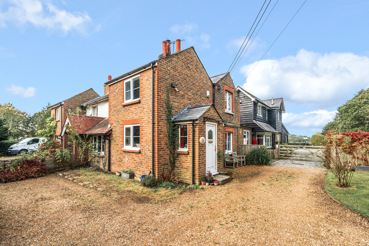 3-bed house on Burchetts Cottage, Station Road, Newick, £400,000