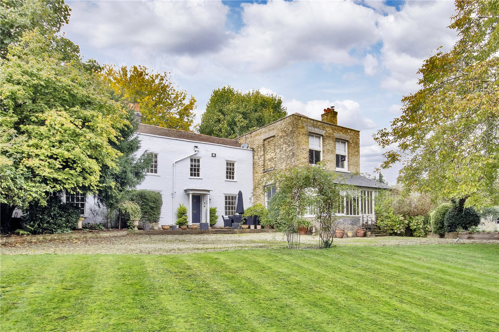 6 bedroom detached house for sale 0