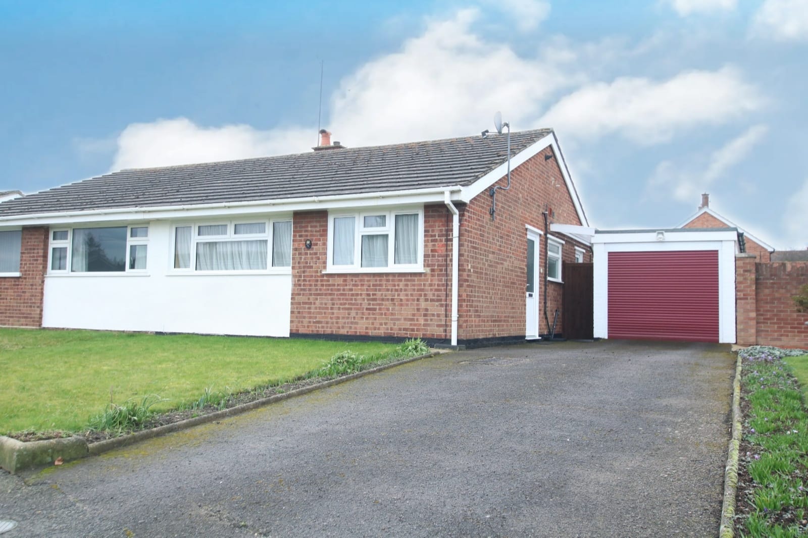 2-bed house on 51, Leggatt Drive, Bramford, Ipswich, Suffolk, IP8, £285,000