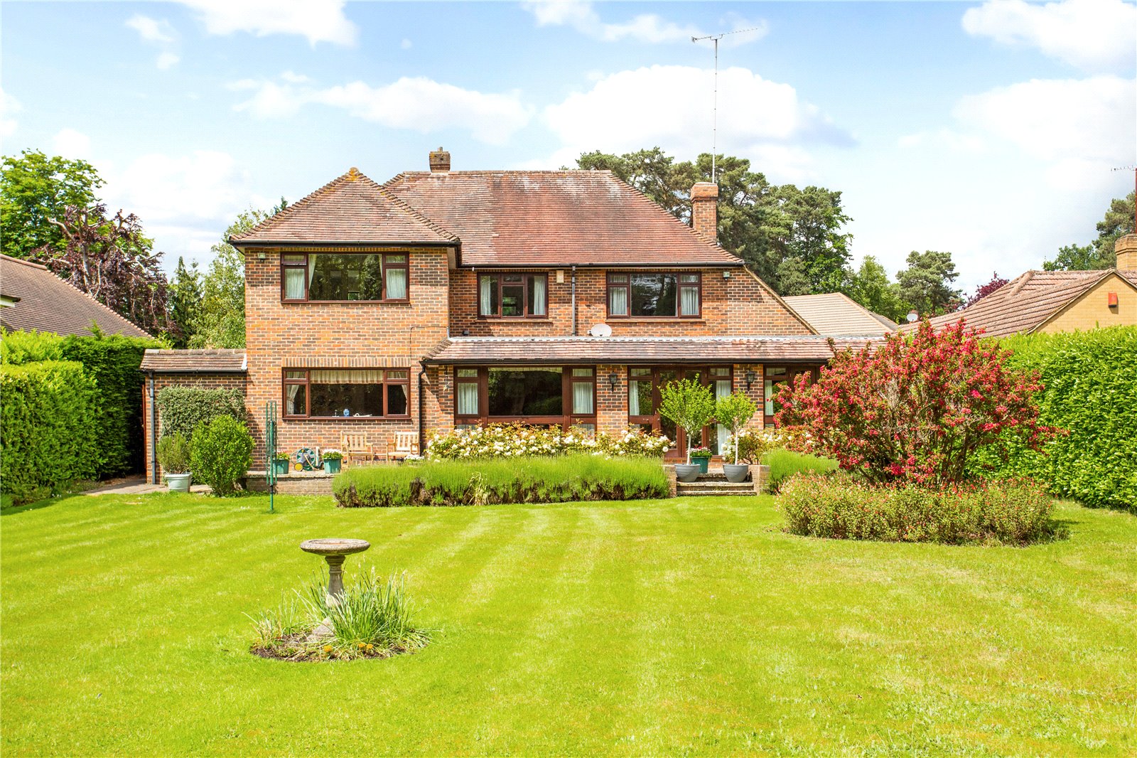 4 bedroom detached house for sale 0