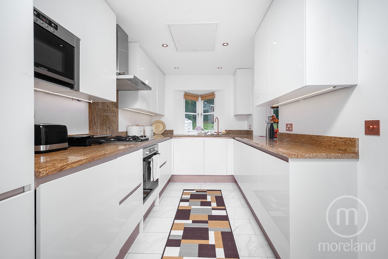 4 bedroom cottage for sale 0